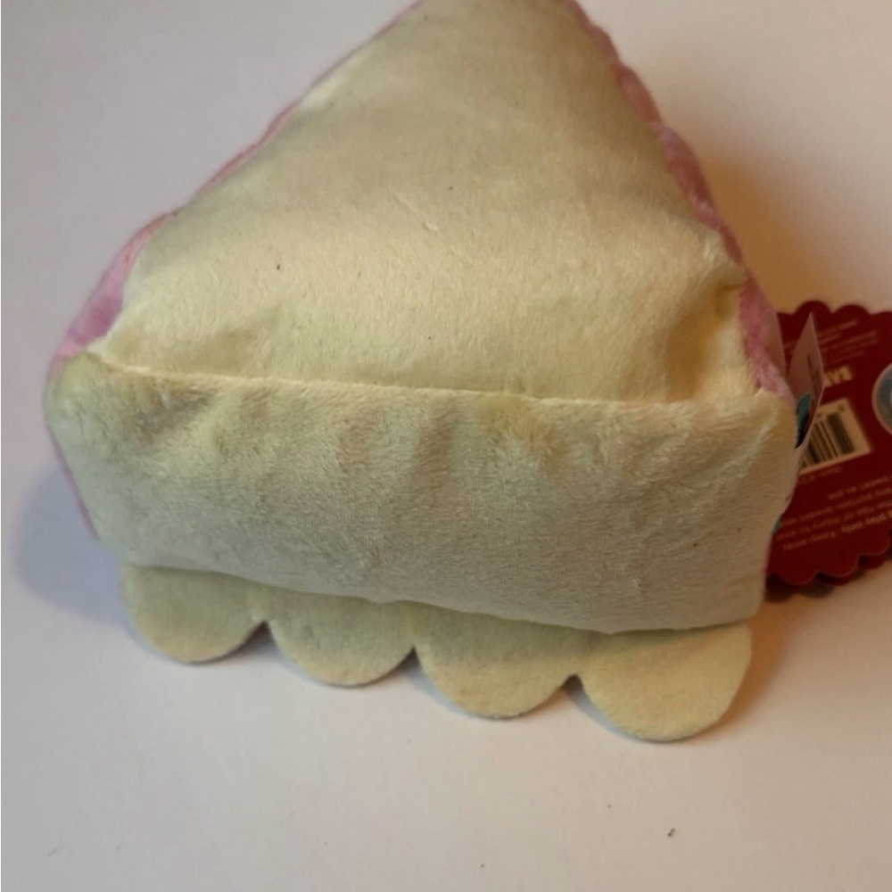 Bark Box Straw Betty Cheesecake Plus L Dog Toy NWT Crinkle Squeak Rip-n-Reveal - Picture 8 of 8